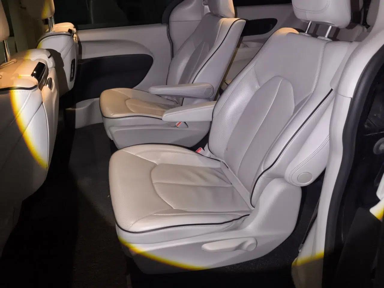 Chrysler Grand Voyager PHEV 2018 3.6L Plug-in Hybrid — миниатюра 18
