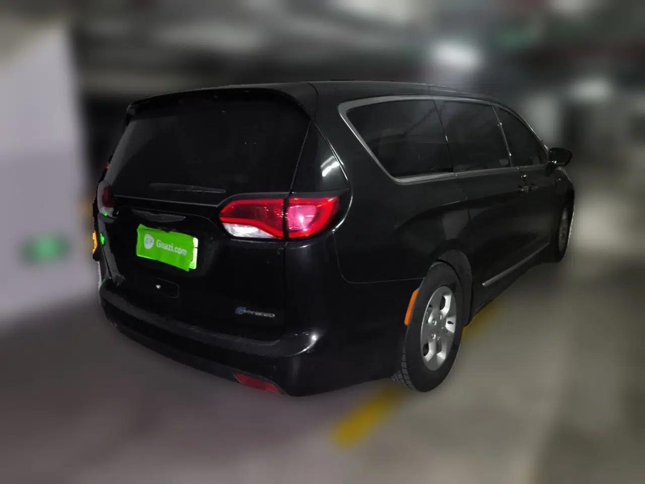 Chrysler Grand Voyager PHEV 2018 3.6L Plug-in Hybrid — миниатюра 6