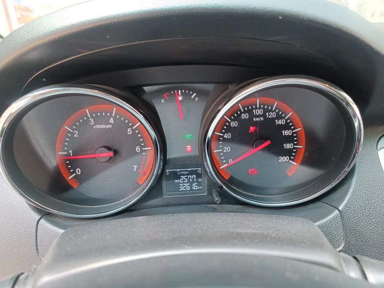 Cowin C3R 2015 1.5L Manual Gold Diamond Edition — миниатюра 12
