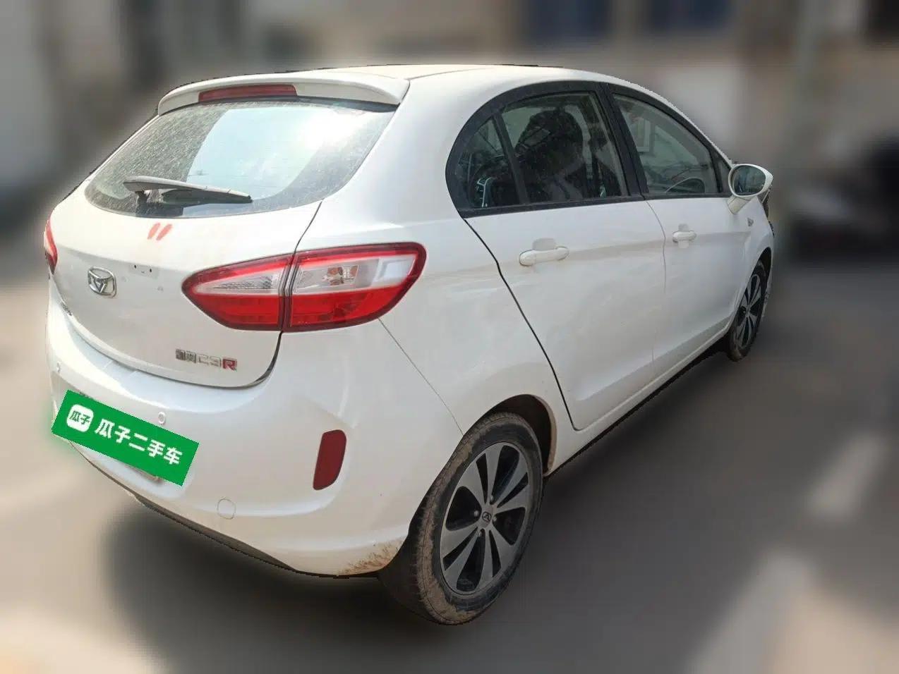 Cowin C3R 2015 1.5L Manual Gold Diamond Edition — миниатюра 6