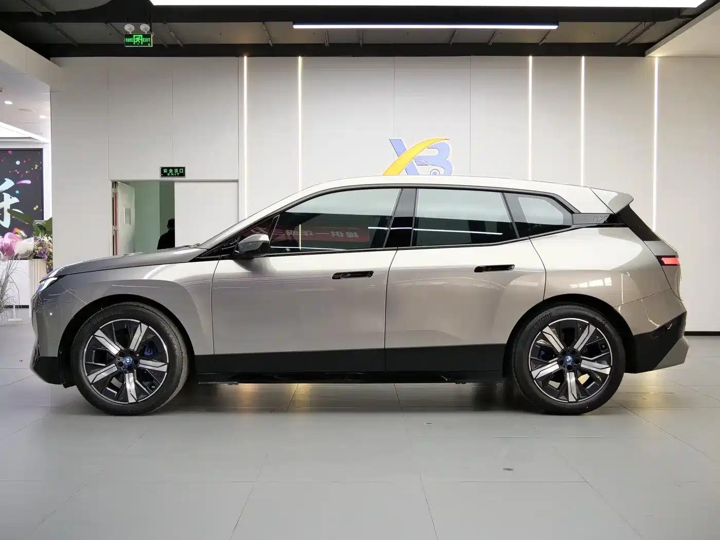 BMW iX 2022 xDrive40 — миниатюра 3