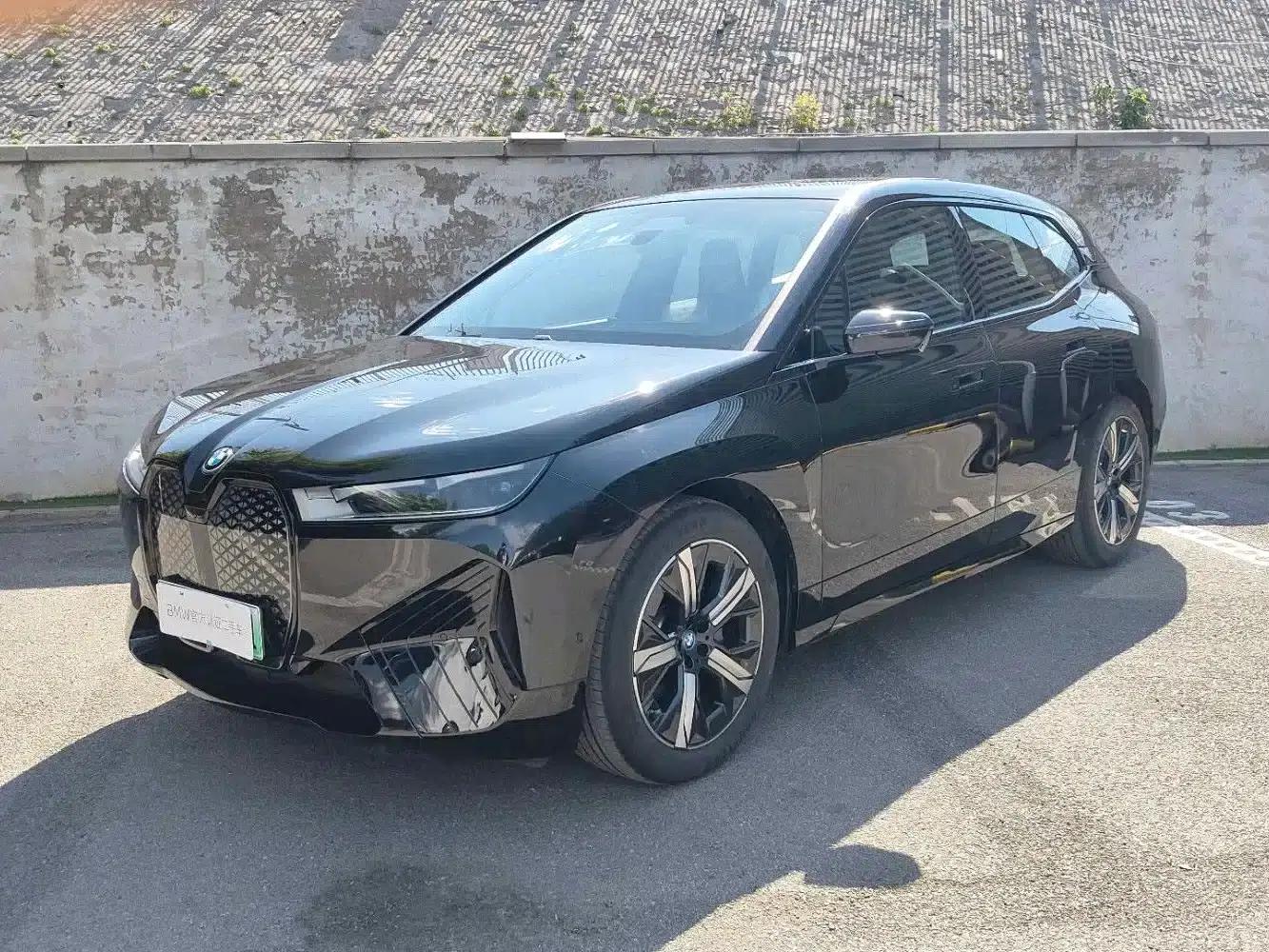 BMW iX 2023 xDrive40 — миниатюра 1