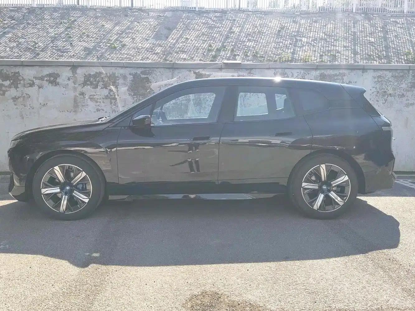 BMW iX 2023 xDrive40 — миниатюра 5