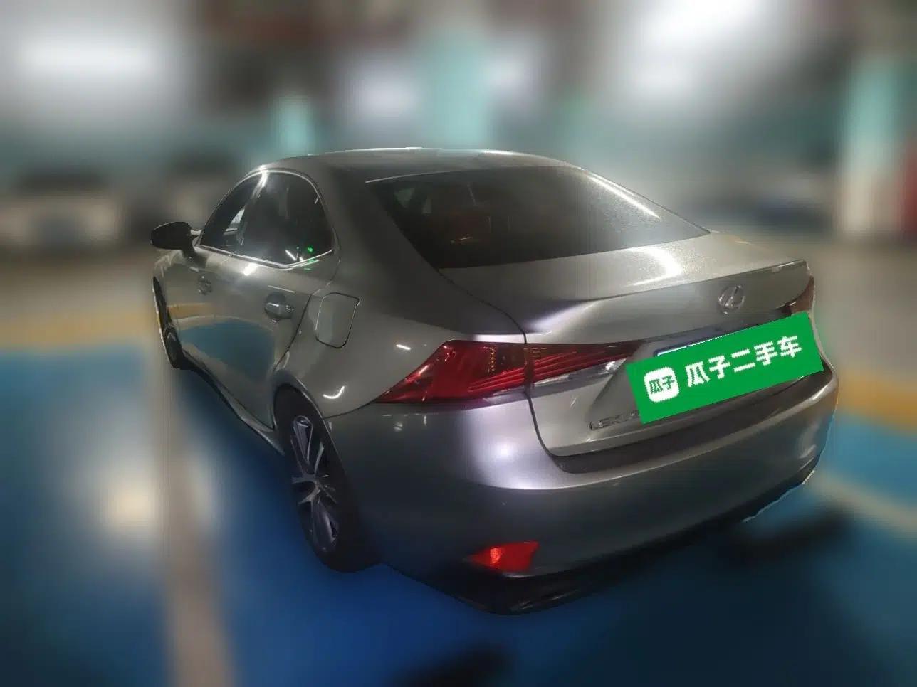 Lexus IS 2017 300 F SPORT Edition — миниатюра 4