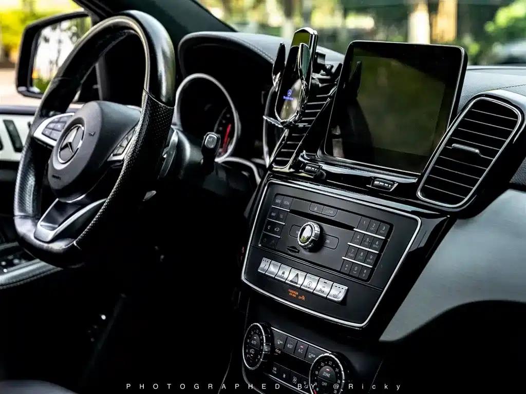 2018 Mercedes-Benz GLE Coupe AMG Model 43 4MATIC Coupe SUV, Phantom Orange Special Edition — миниатюра 5