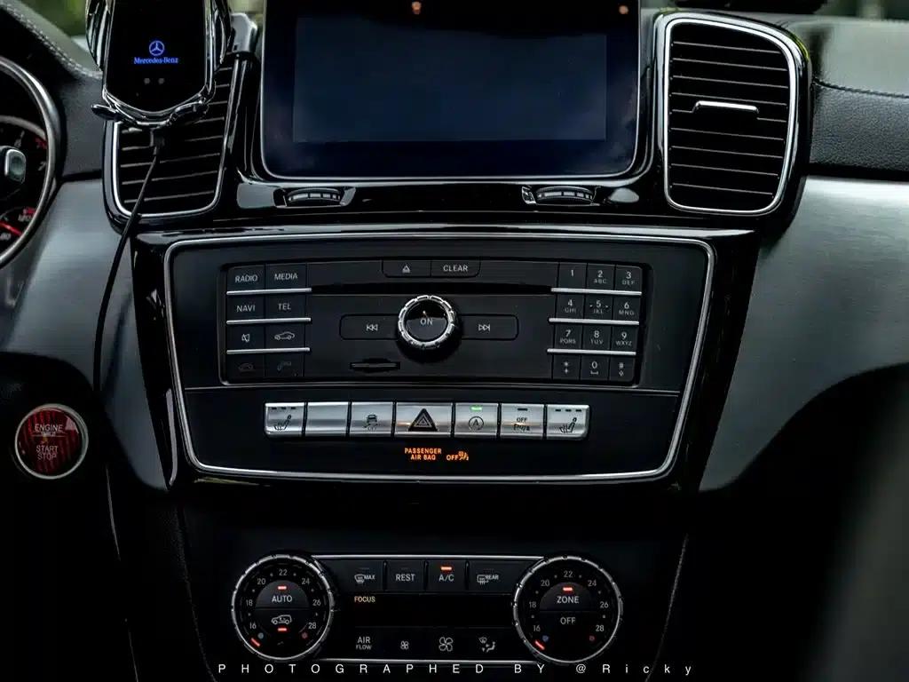2018 Mercedes-Benz GLE Coupe AMG Model 43 4MATIC Coupe SUV, Phantom Orange Special Edition — миниатюра 6
