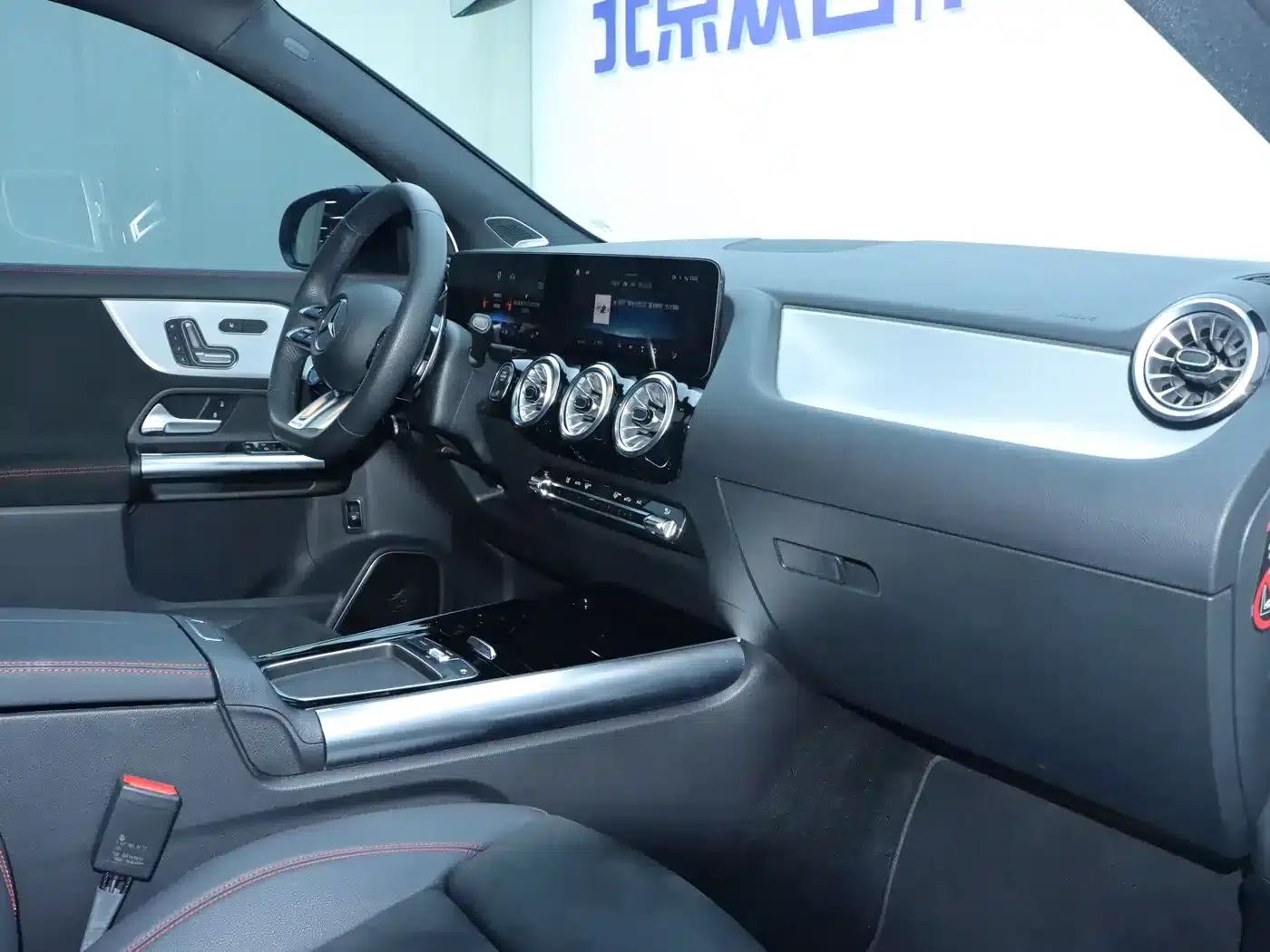 2024 Mercedes-Benz GLA AMG 35 4MATIC — миниатюра 12