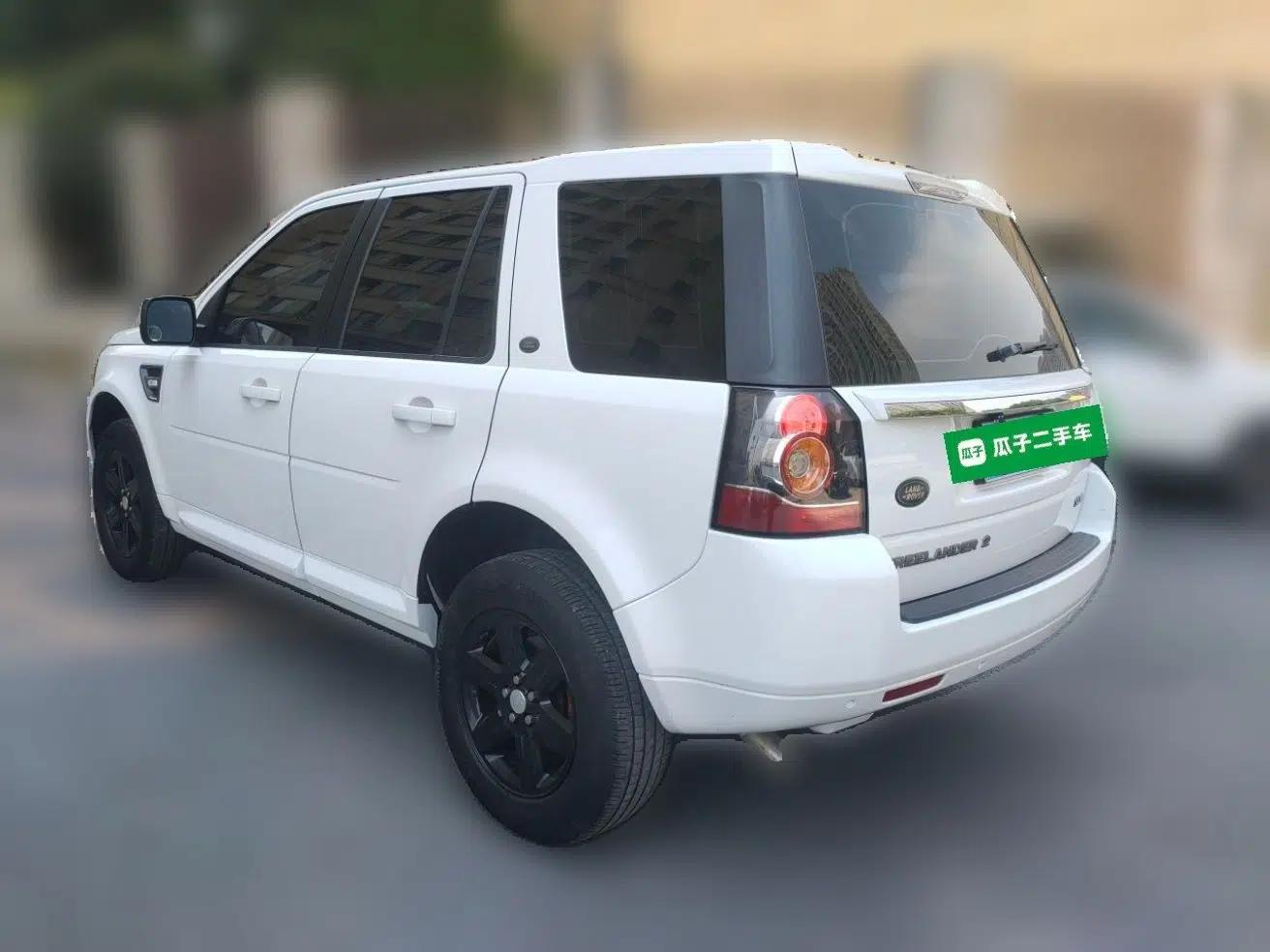 Land Rover Freelander 2 2014 2.2T SD4 S Diesel Version — миниатюра 4