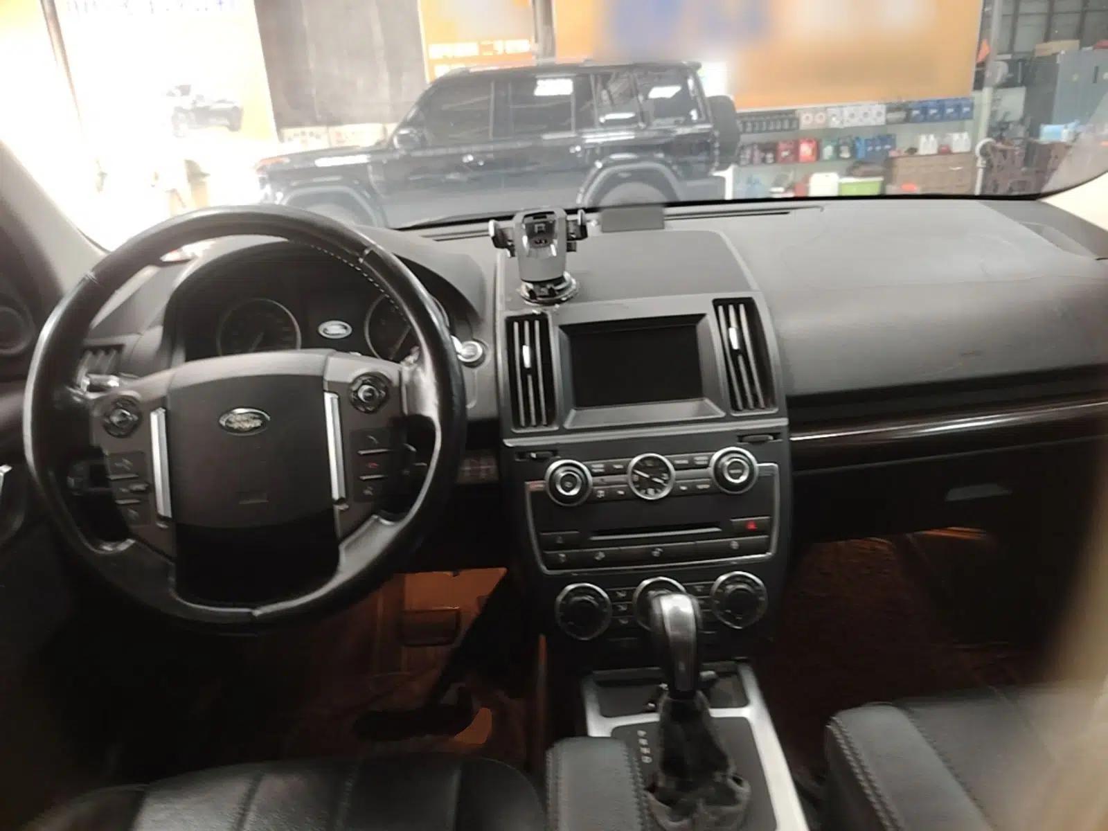 Land Rover Freelander 2 2014 2.0T Si4 SE Gasoline Version — миниатюра 13
