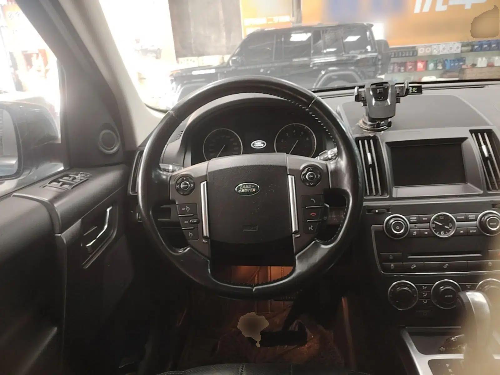 Land Rover Freelander 2 2014 2.0T Si4 SE Gasoline Version — миниатюра 14