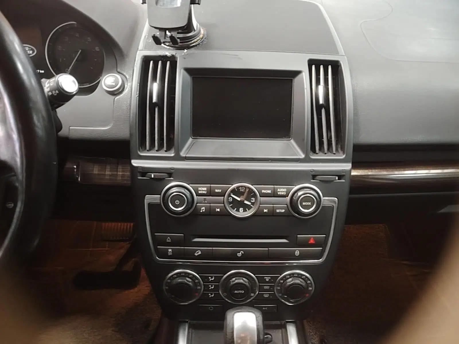 Land Rover Freelander 2 2014 2.0T Si4 SE Gasoline Version — миниатюра 16