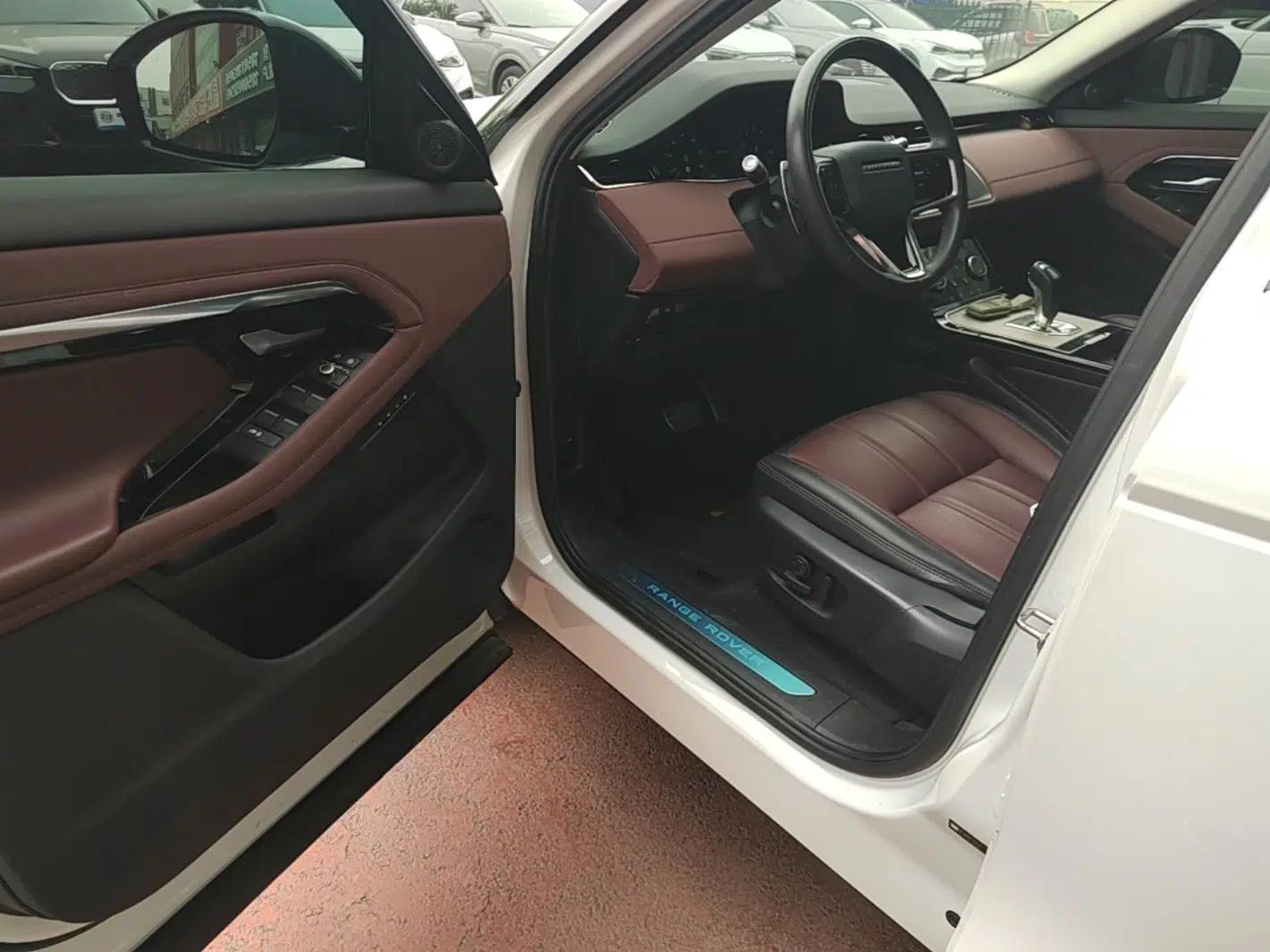 Land Rover Range Evoque New Energy 2022 Aurora L P300e Plug-in Hybrid Electric Version — миниатюра 18
