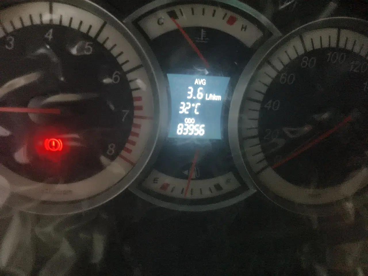 Suzuki Liana A6 2014 Hatchback 1.4L Manual Enjoyment Model — миниатюра 13