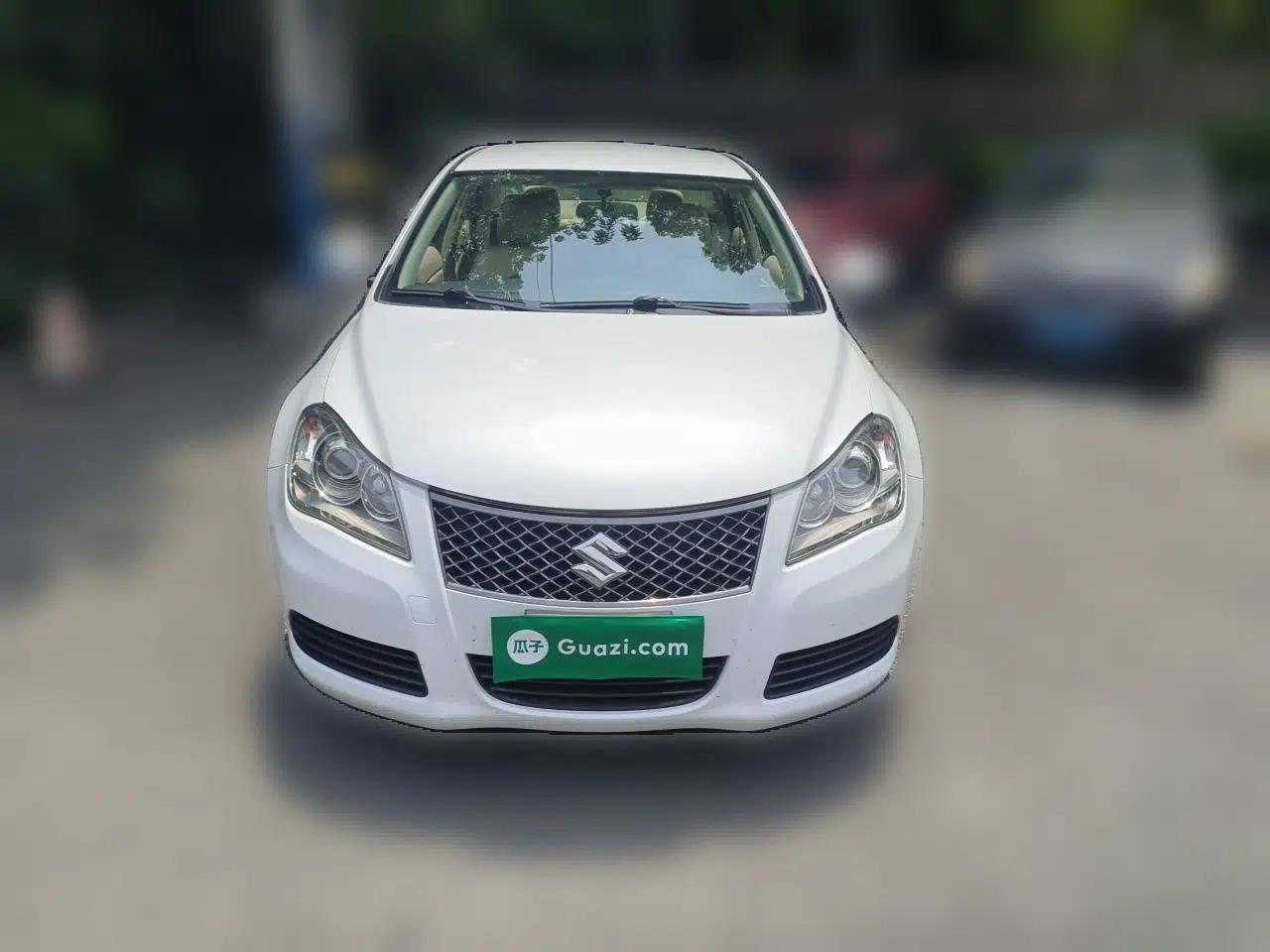 Suzuki Kizashi 2011 2.4L Two-Wheel Drive Manual Standard Edition — миниатюра 2