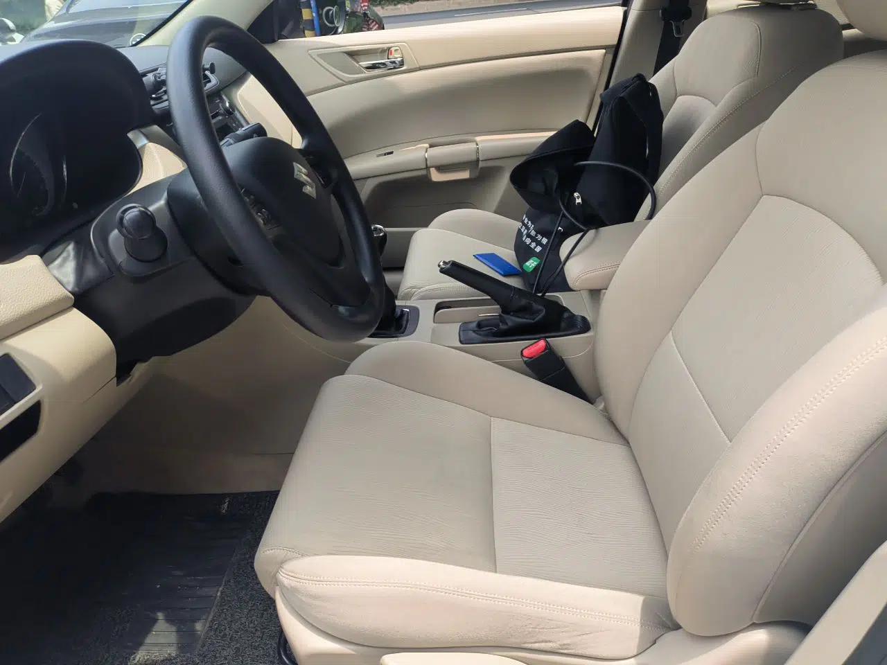 Suzuki Kizashi 2011 2.4L Two-Wheel Drive Manual Standard Edition — миниатюра 16