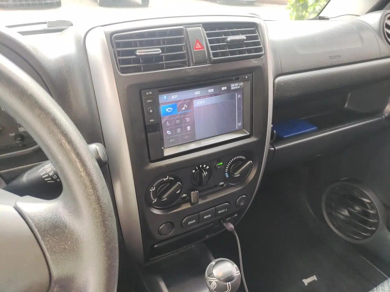Suzuki Jimny 2015 1.3L AT JLX Navigation Edition — миниатюра 14