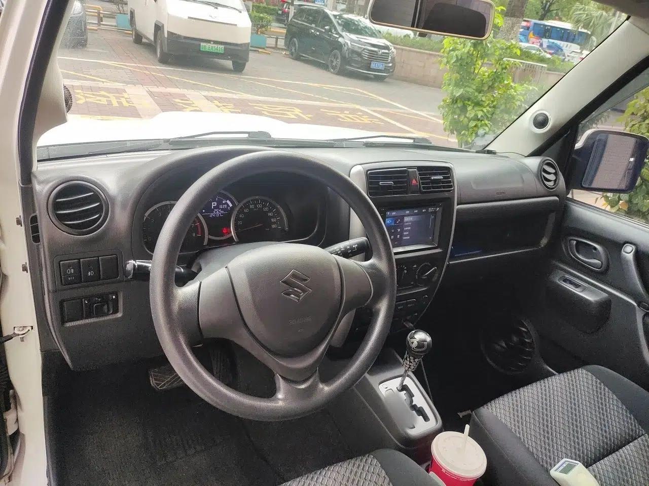Suzuki Jimny 2015 1.3L AT JLX Navigation Edition — миниатюра 10