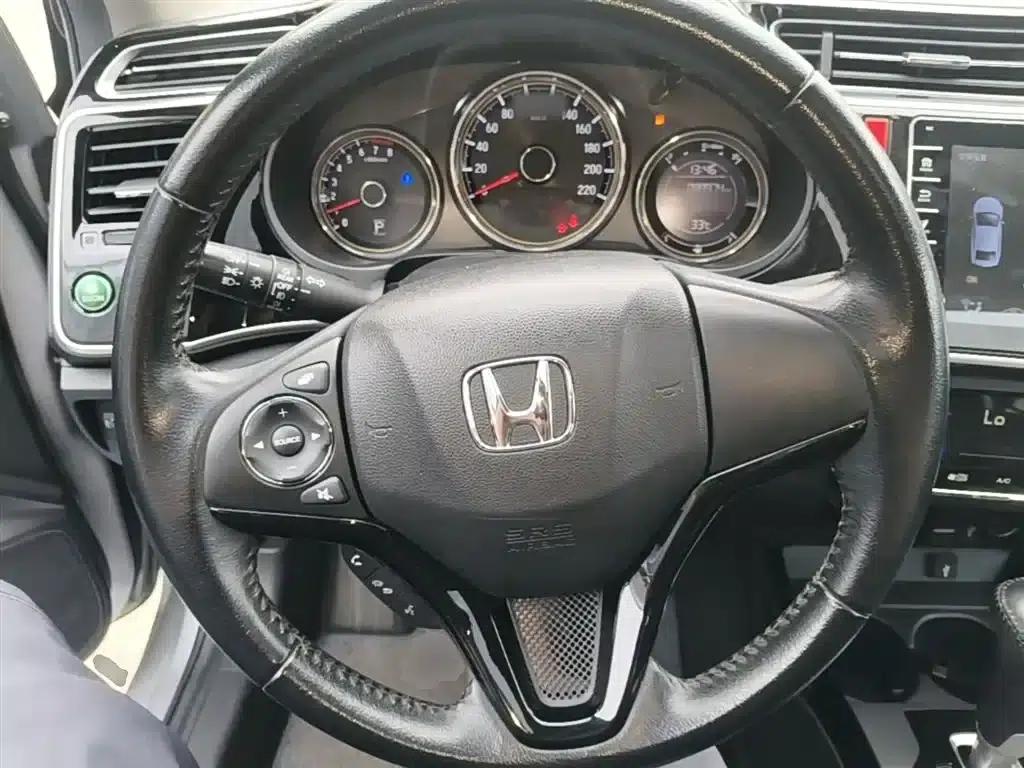 2016 Honda Greiz 1.5L CVT Luxury Edition — миниатюра 11