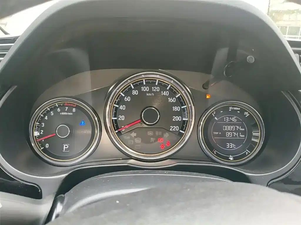 2016 Honda Greiz 1.5L CVT Luxury Edition — миниатюра 12