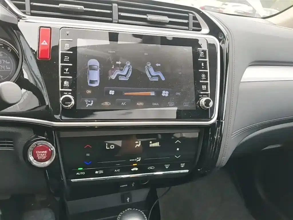 2016 Honda Greiz 1.5L CVT Luxury Edition — миниатюра 13