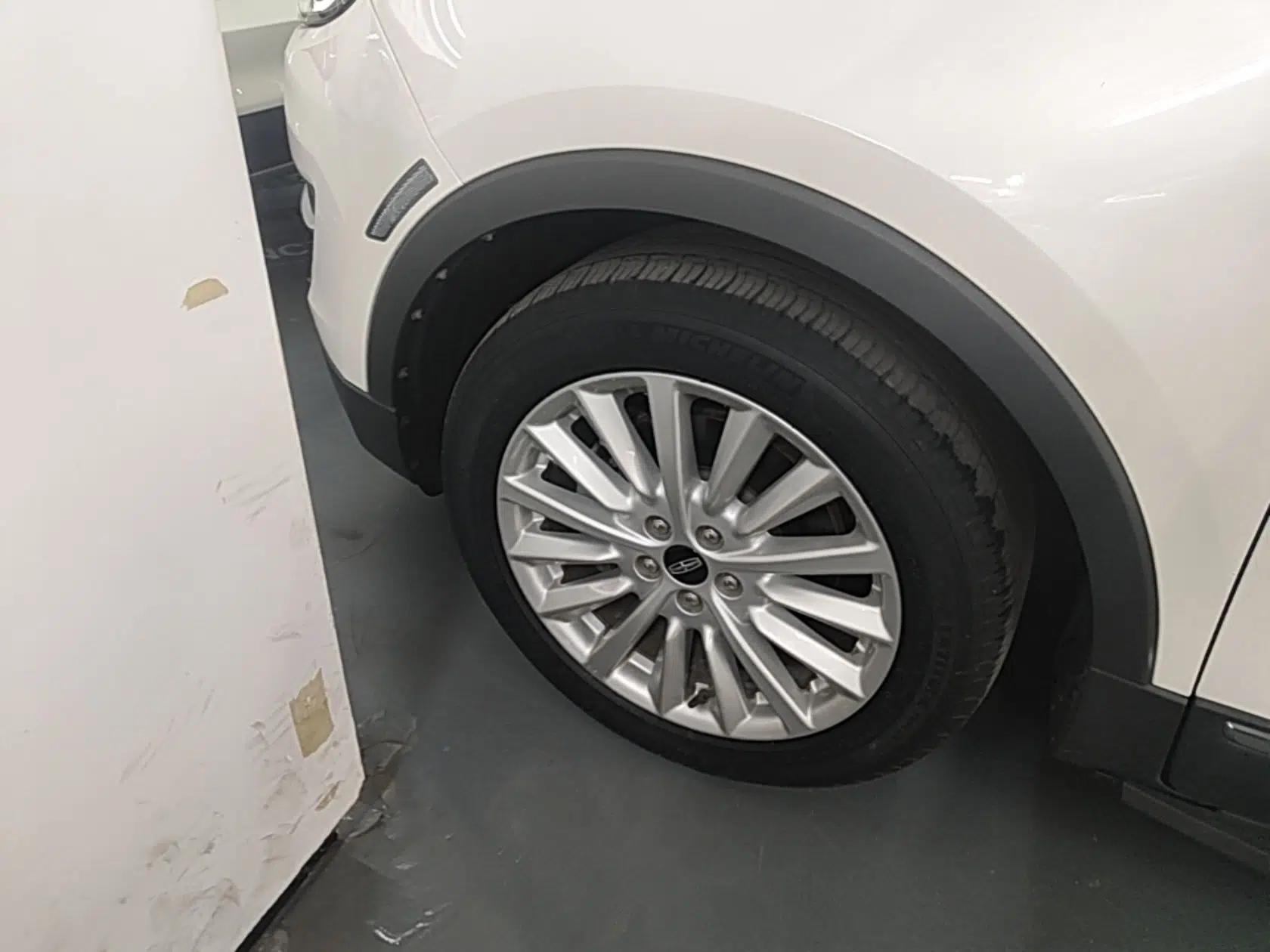 Lincoln MKC 2019 2.0T Two-Wheel Drive Luxury Edition China VI Standard — миниатюра 8