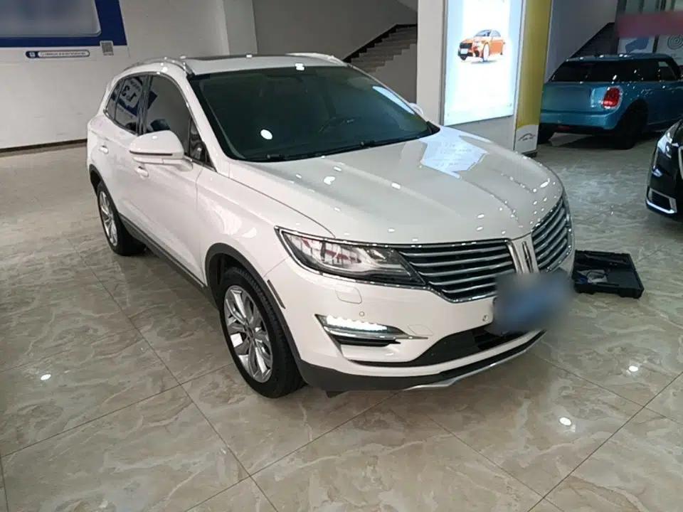 Lincoln MKC 2017 2.0T Four-Wheel Drive Zunya Edition — миниатюра 3