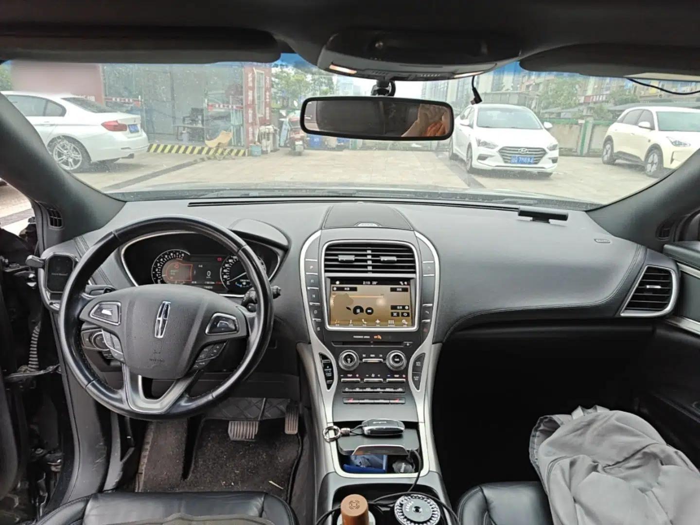 Lincoln MKX 2017 2.0T Two-Wheel Drive Deluxe Edition — миниатюра 13