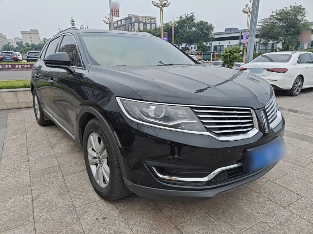 Lincoln MKX 2017 2.0T Two-Wheel Drive Deluxe Edition — миниатюра 3