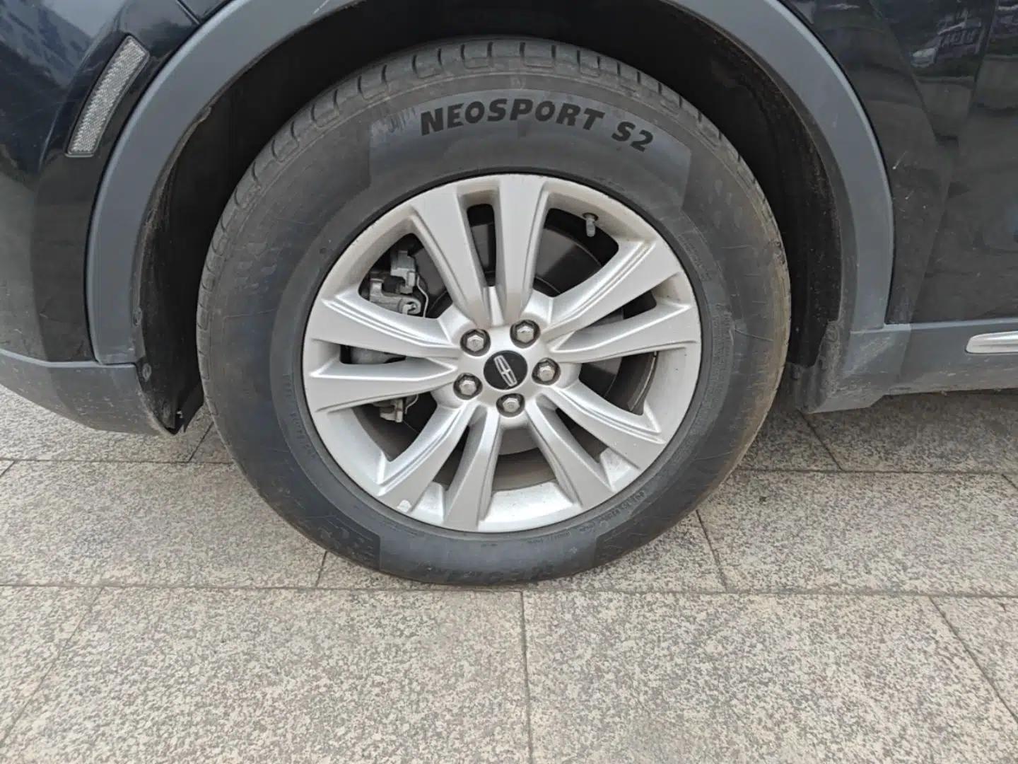 Lincoln MKX 2017 2.0T Two-Wheel Drive Deluxe Edition — миниатюра 8