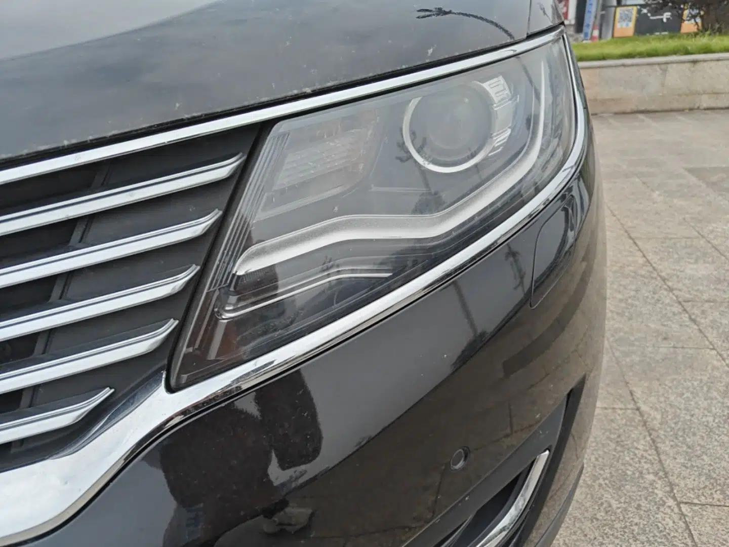 Lincoln MKX 2017 2.0T Two-Wheel Drive Deluxe Edition — миниатюра 9