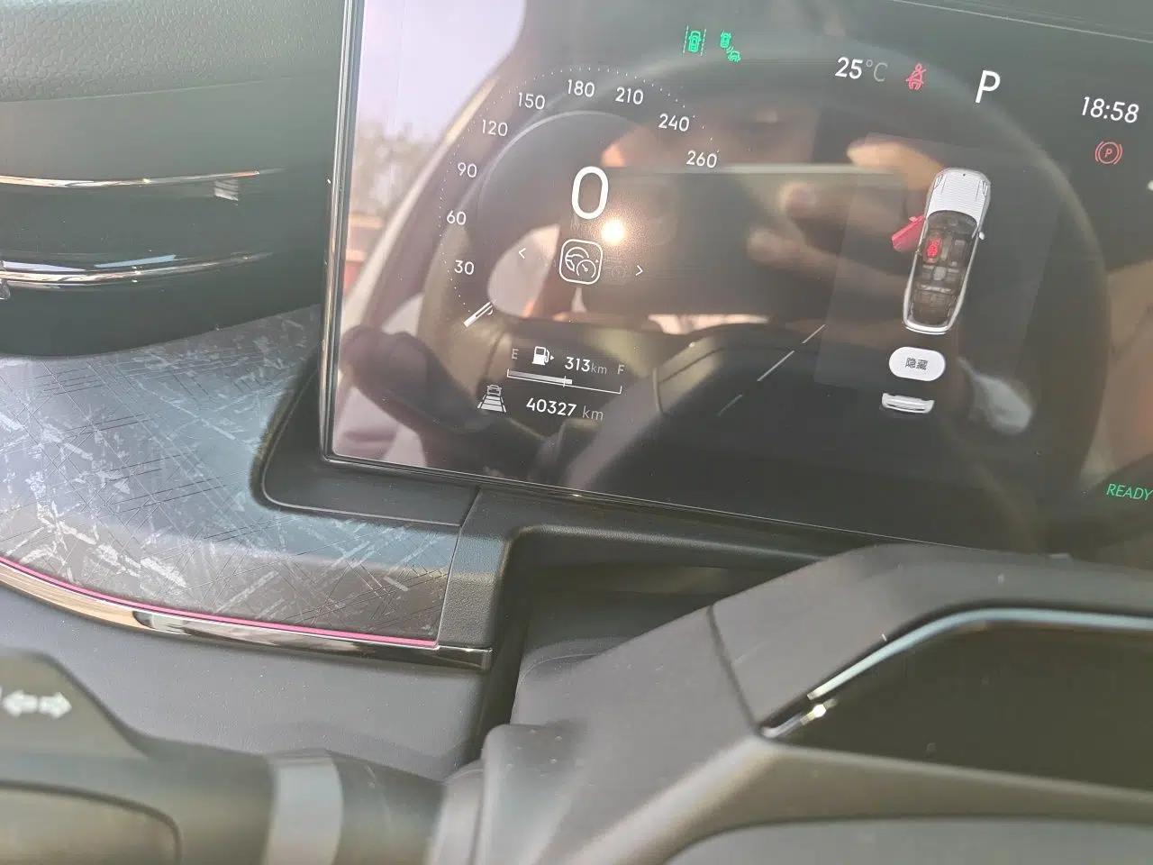 Lynk & Co 09 EM-P 2021 2.0T PHEV Halo Six-Seater — миниатюра 13
