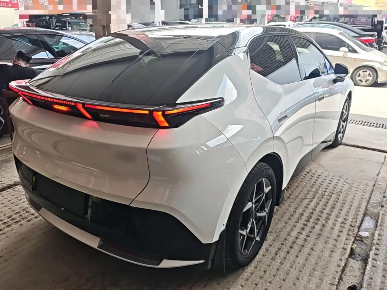 Lynk & Co Z20 2025 530 km Range Rear-Wheel Drive Pro — миниатюра 6