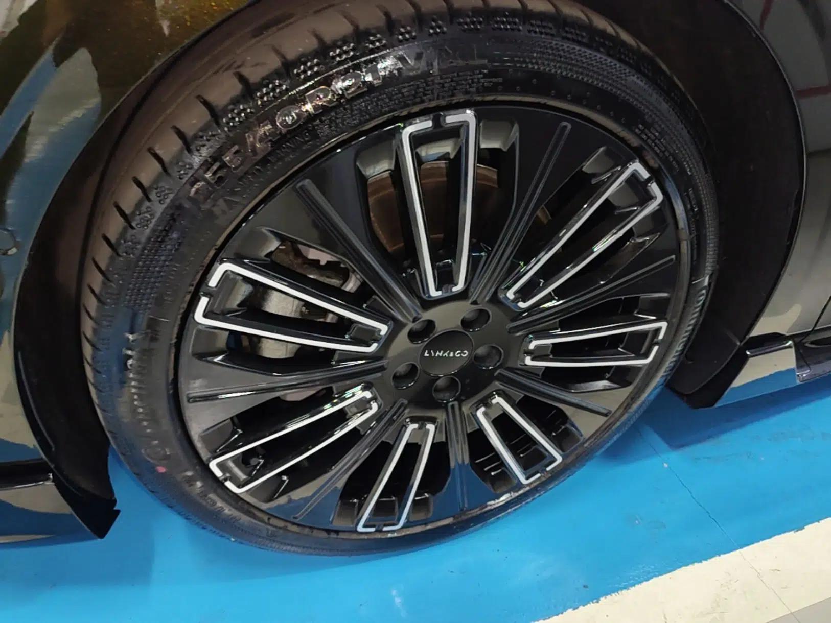 Lynk & Co 10 EM-P 2025 Model 240 All-Wheel Drive Ultra—Sport Edition — миниатюра 8