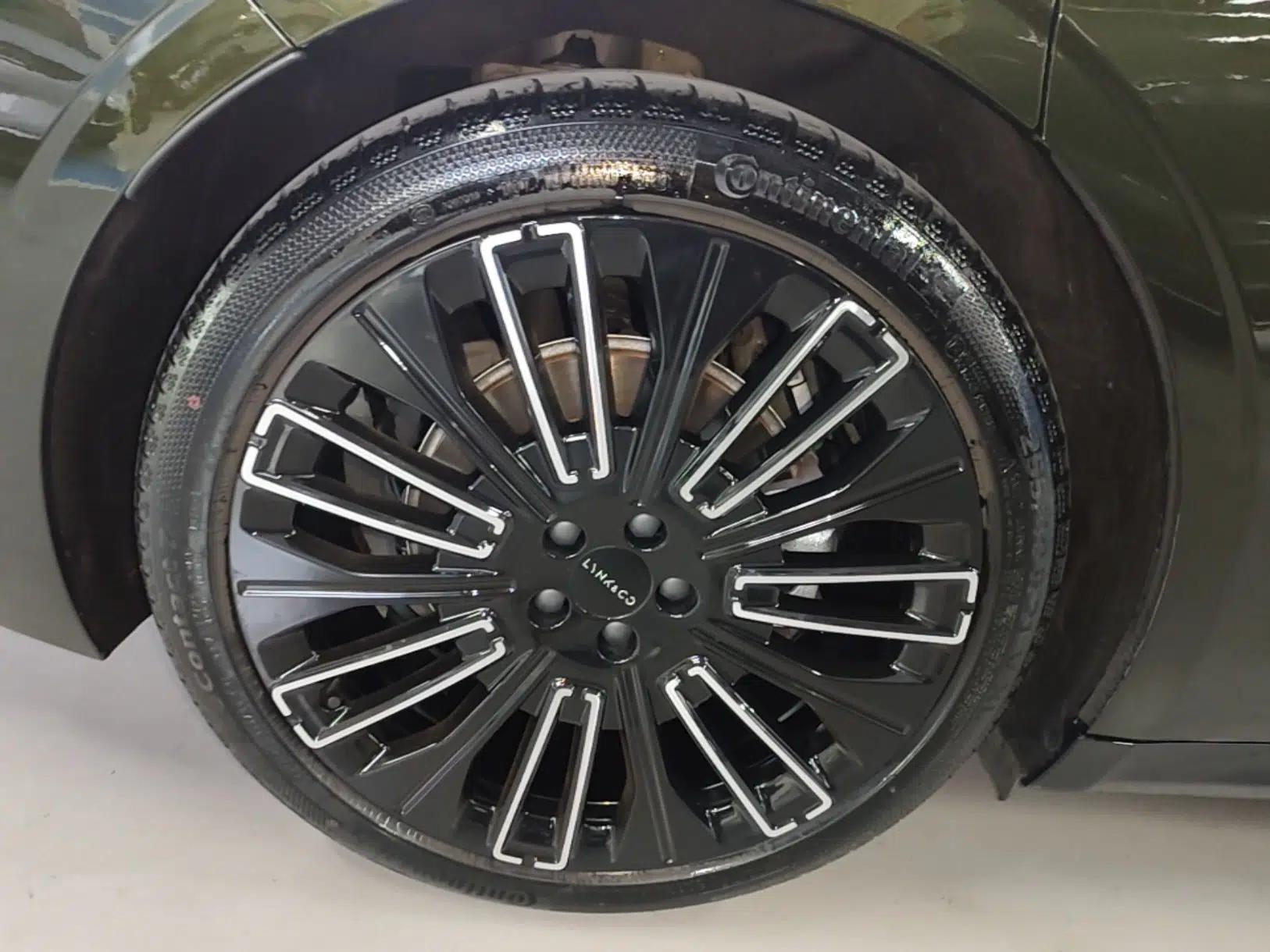 Lynk & Co 10 EM-P 2025 Model 240 All-Wheel Drive Ultra—Sport Edition — миниатюра 10
