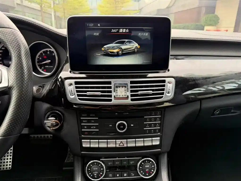 2015 Mercedes-Benz CLS AMG 63 4MATIC — миниатюра 19