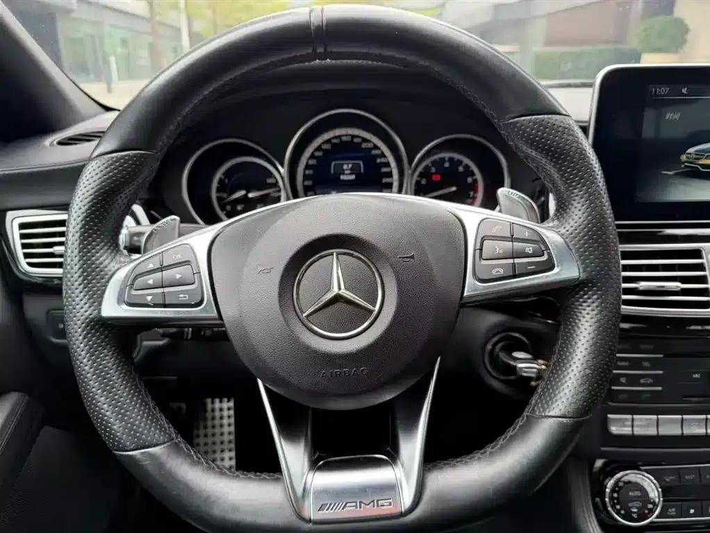 2015 Mercedes-Benz CLS AMG 63 4MATIC — миниатюра 20