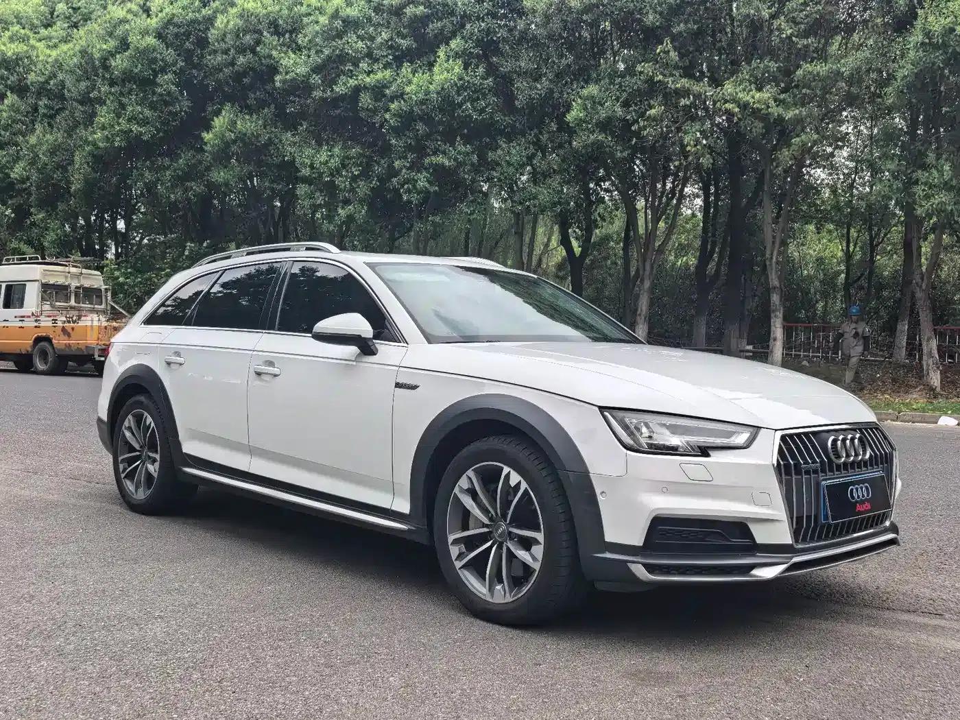 2017 Audi A4 Imported Model 45 TFSI allroad quattro Sport — миниатюра 3
