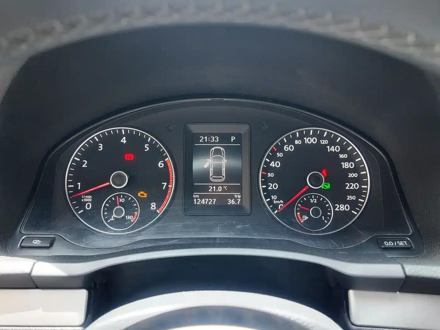 Scirocco 2011 2.0TSI Luxury Edition — миниатюра 8