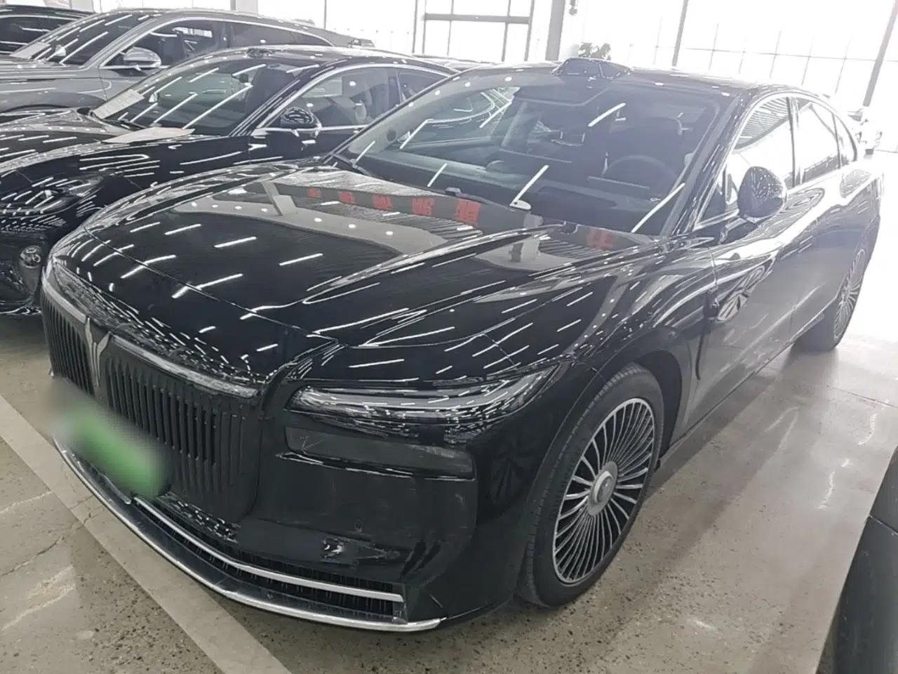 VOYAH Lantu Chiguang L 2026 Four-Wheel-Drive Ultra — миниатюра 1