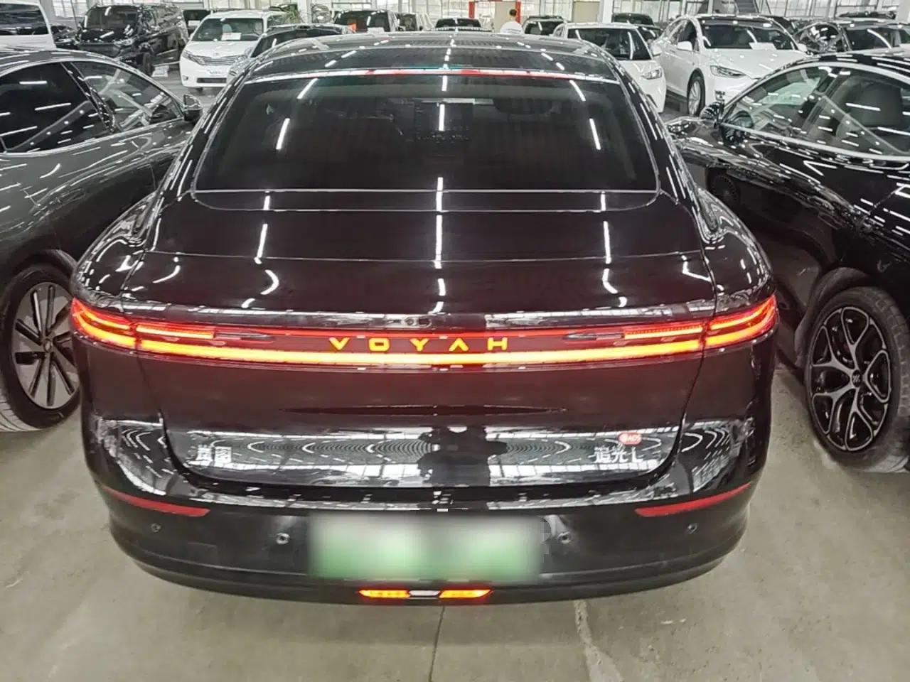 VOYAH Lantu Chiguang L 2026 Four-Wheel-Drive Ultra — миниатюра 5