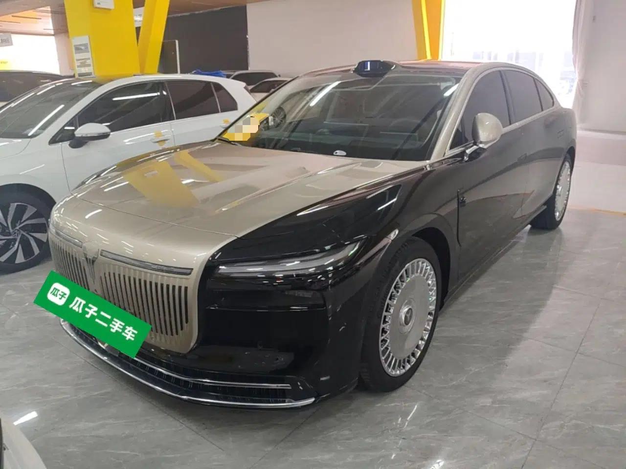 VOYAH Lantu Chiguang L 2026 Four-Wheel-Drive Ultra — миниатюра 1