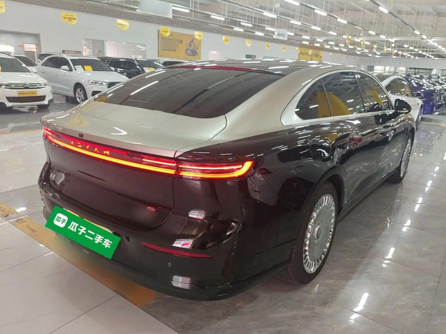 VOYAH Lantu Chiguang L 2026 Four-Wheel-Drive Ultra — миниатюра 6