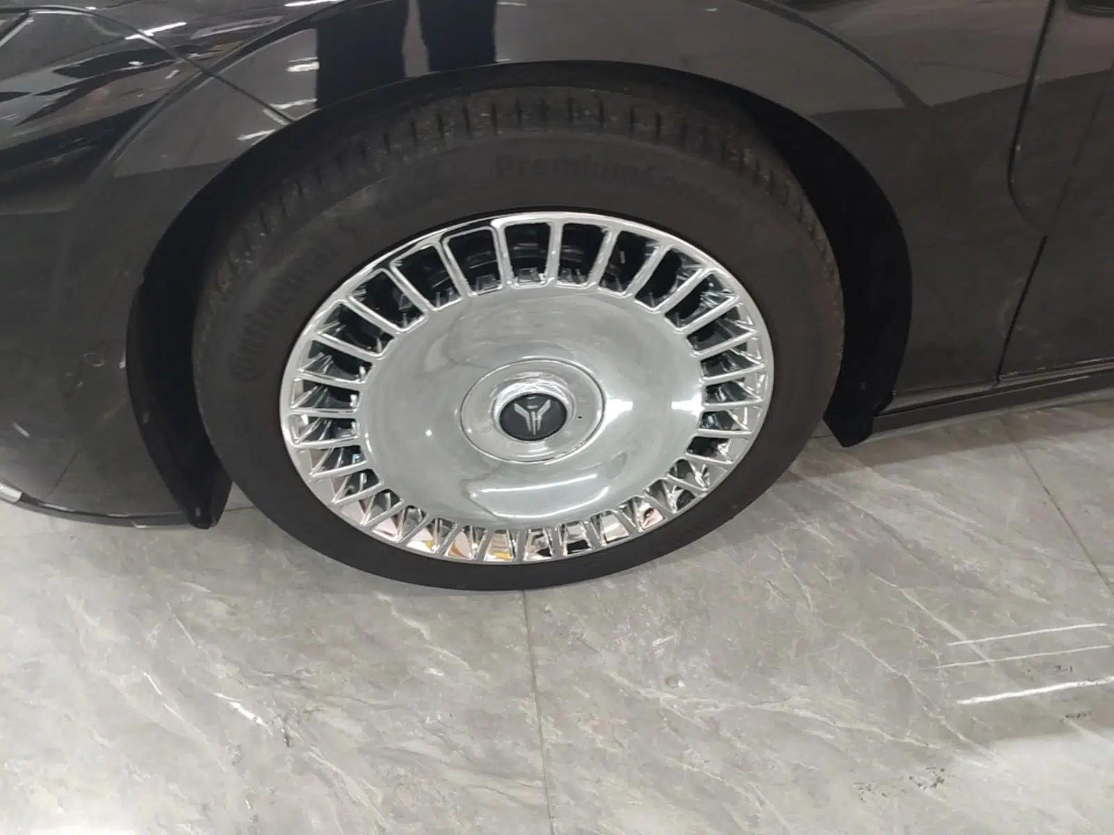 VOYAH Lantu Chiguang L 2026 Four-Wheel-Drive Ultra — миниатюра 8