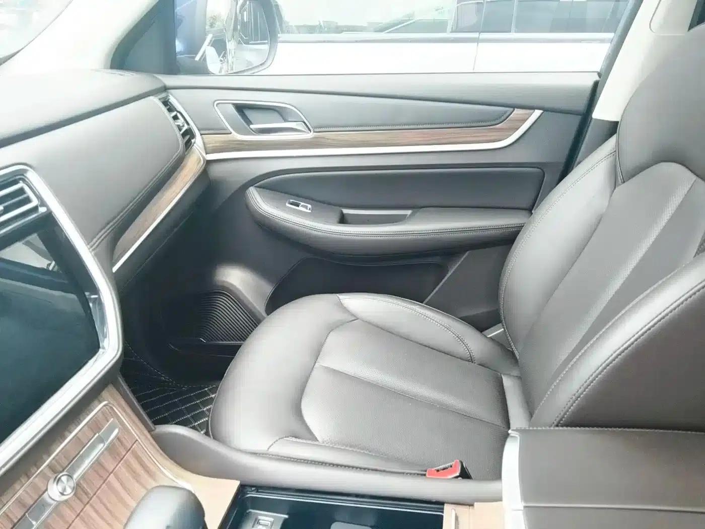 Roewe RX8 2018 30T Intelligent Internet Four-Wheel Drive Flagship Edition — миниатюра 4