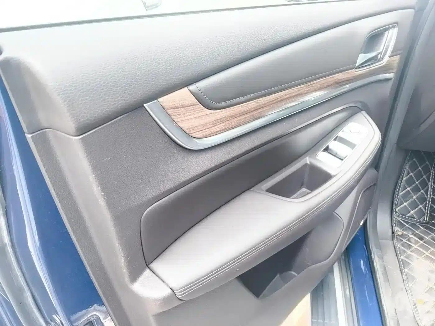 Roewe RX8 2018 30T Intelligent Internet Four-Wheel Drive Flagship Edition — миниатюра 7