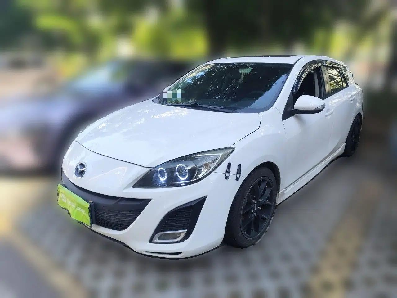 Mazda 3 2012 Hatchback 2.0L Automatic Luxury Model — миниатюра 1