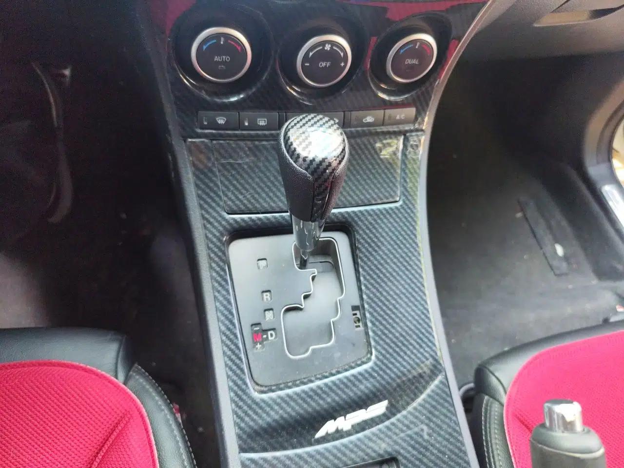 Mazda 3 2012 Hatchback 2.0L Automatic Luxury Model — миниатюра 15