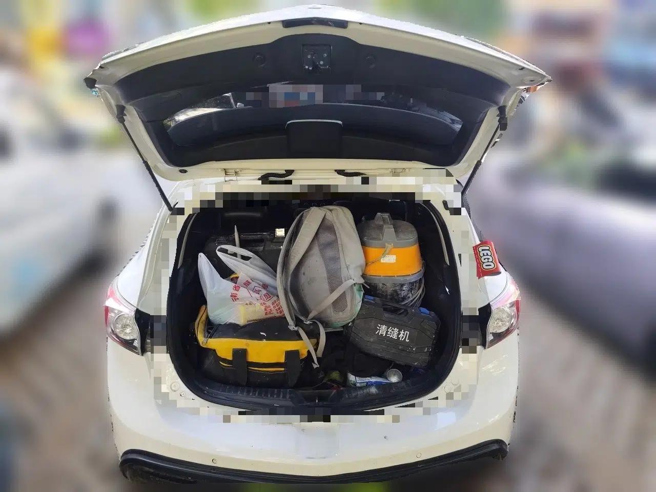 Mazda 3 2012 Hatchback 2.0L Automatic Luxury Model — миниатюра 20