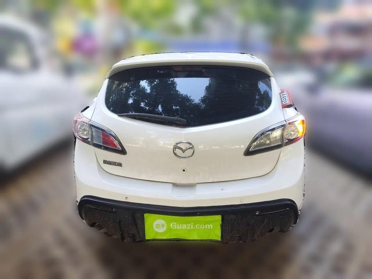 Mazda 3 2012 Hatchback 2.0L Automatic Luxury Model — миниатюра 5