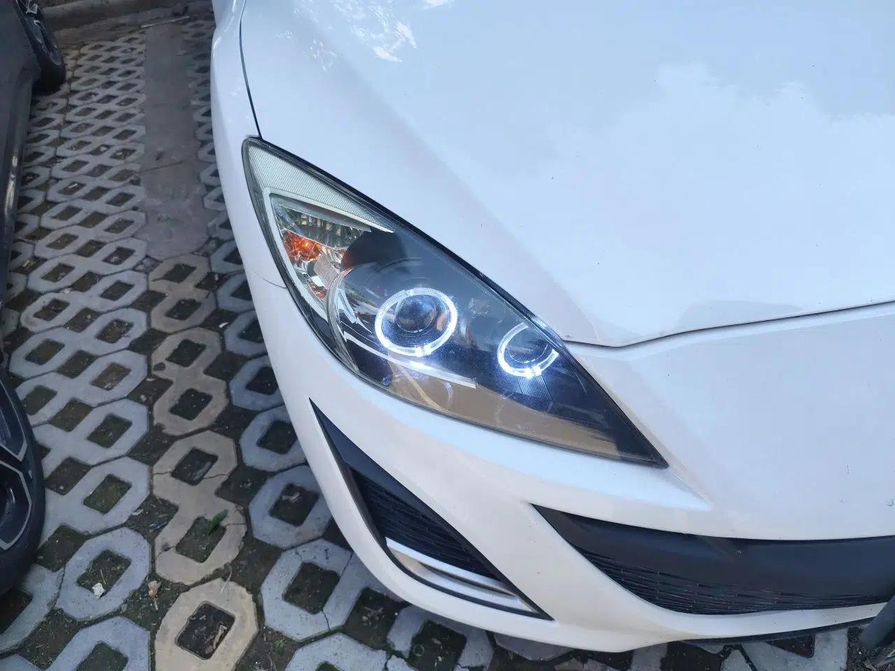 Mazda 3 2012 Hatchback 2.0L Automatic Luxury Model — миниатюра 7